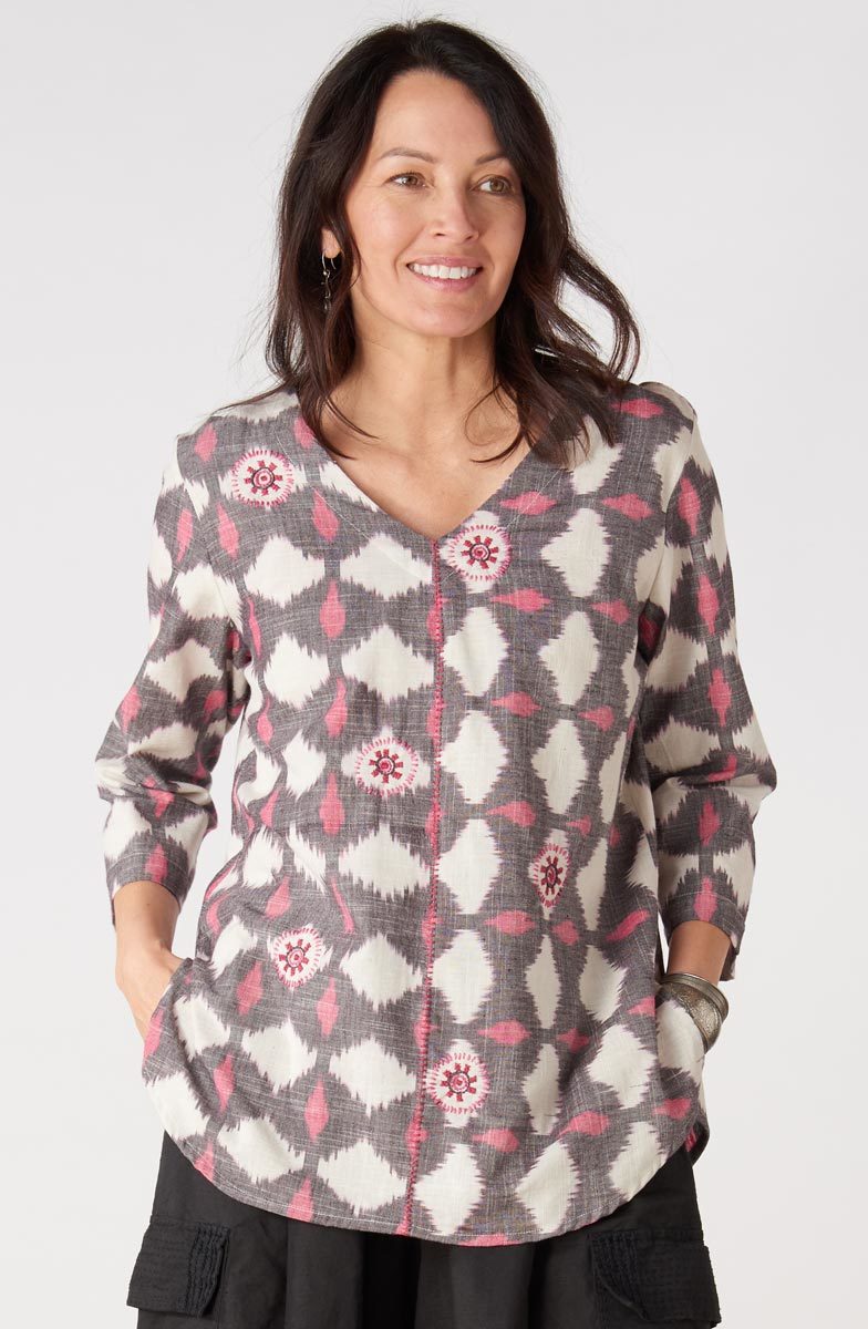 V-neck Divya 3/4-Sleeve Popover Top - Natural/Pink/Grey